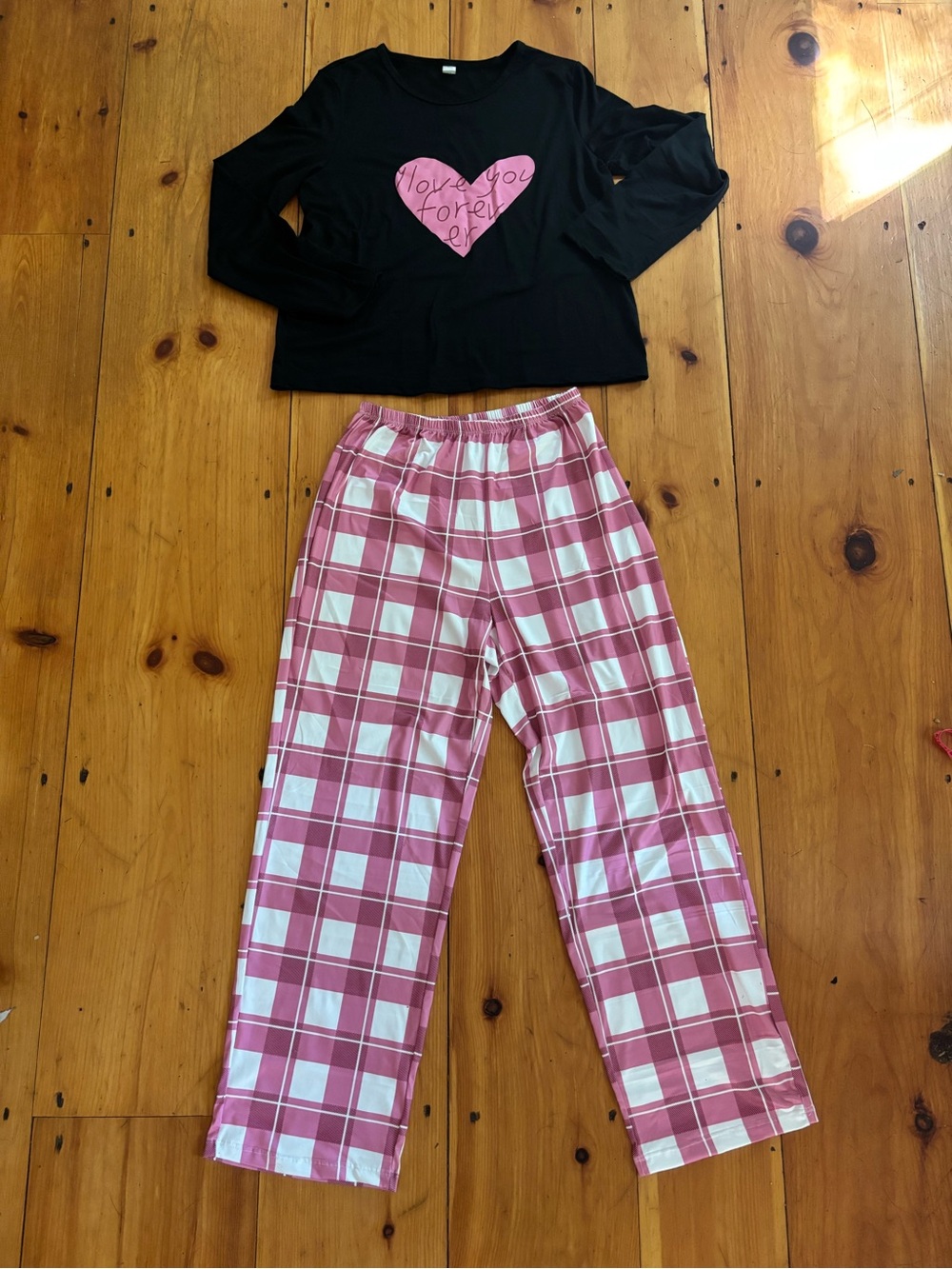 Women’s Pajama Set Size M Black Heart Top Pink Plaid Pants